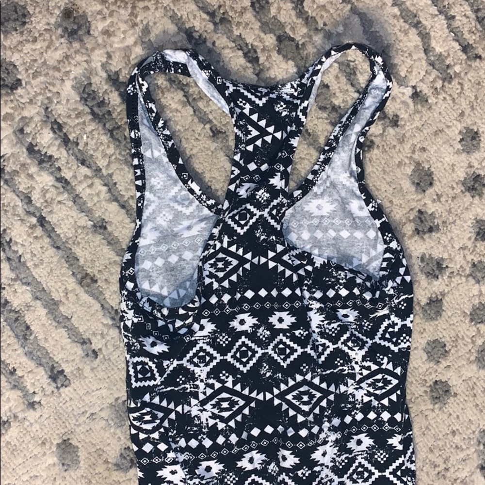 Aztec pattern soft tank - Picture 4 of 4